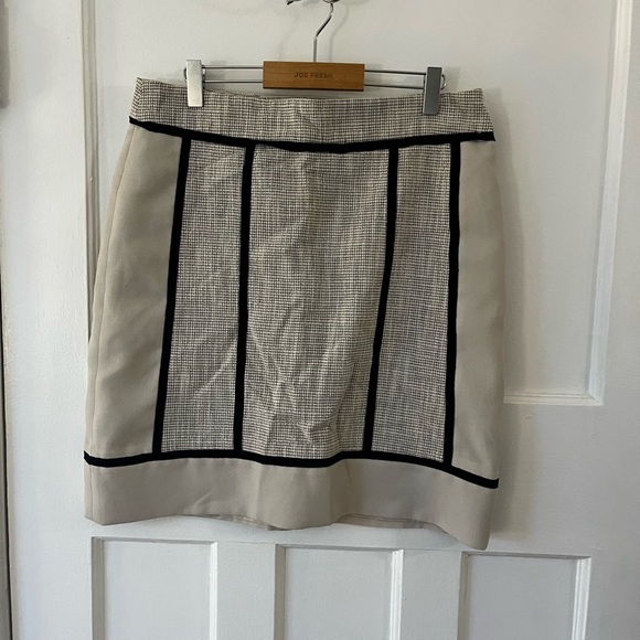 Ann Taylor Skirt - Picture 1 of 2